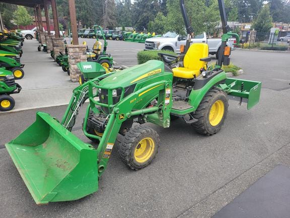 Main image John Deere 2025R