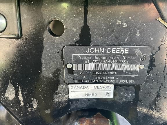 Image of John Deere 2025R equipment image 3