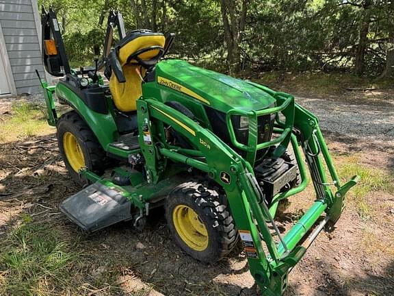 Image of John Deere 2025R equipment image 3