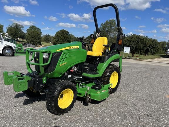 2019 John Deere 2025R Equipment Image0