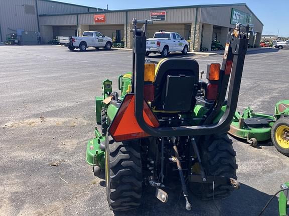 Image of John Deere 2025R equipment image 3