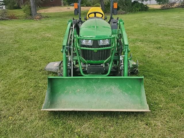 Image of John Deere 2032R equipment image 1