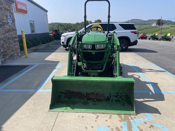 Image of John Deere 2032R equipment image 4