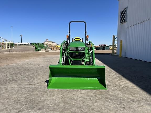 Image of John Deere 2032R equipment image 3