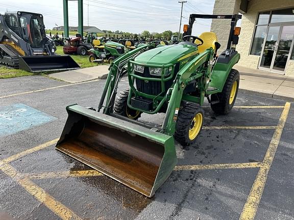 Image of John Deere 2032R equipment image 2