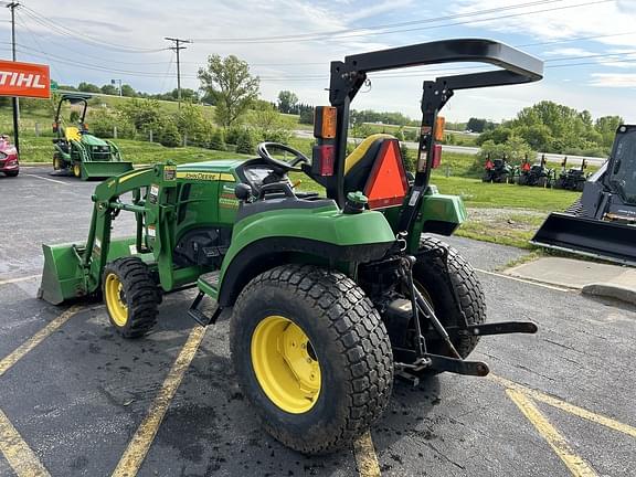 Image of John Deere 2032R equipment image 4