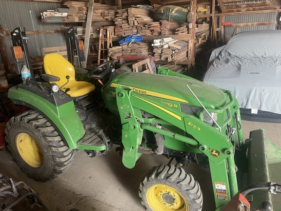 2019 John Deere 2032R Equipment Image0