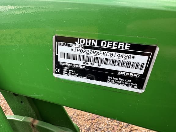 Image of John Deere 2032R equipment image 3