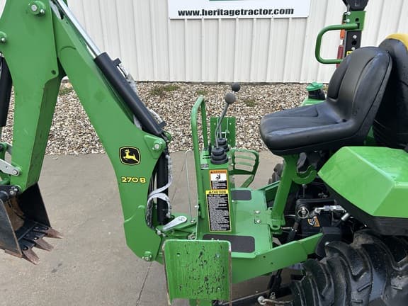 Image of John Deere 2032R equipment image 3
