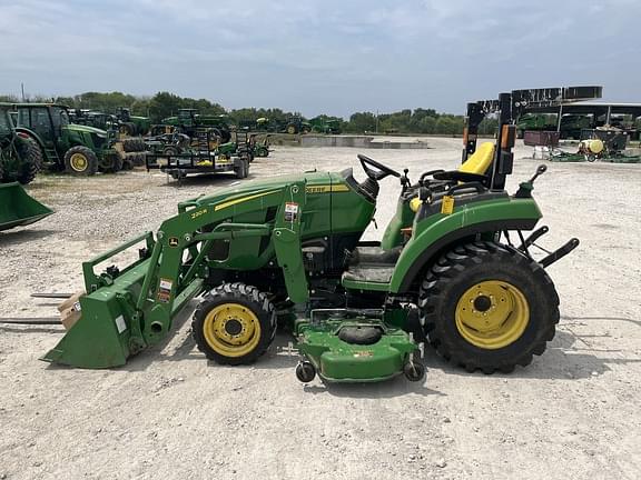 Image of John Deere 2032R equipment image 1