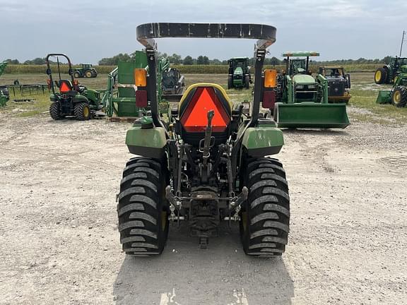 Image of John Deere 2032R equipment image 3