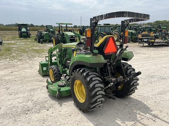 Image of John Deere 2032R equipment image 2