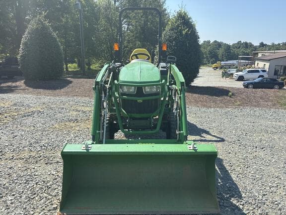 Image of John Deere 2032R equipment image 1