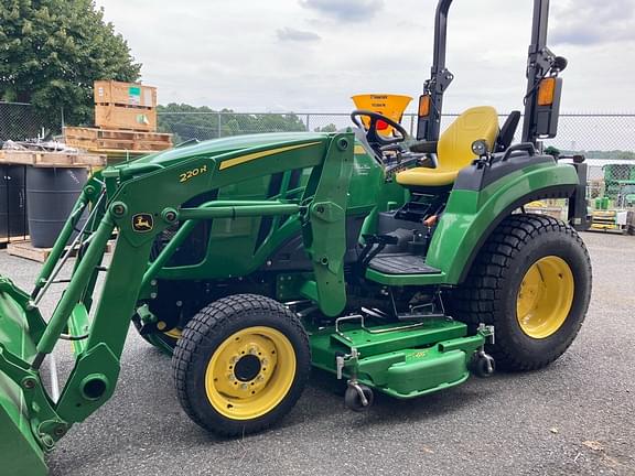 Image of John Deere 2032R equipment image 2