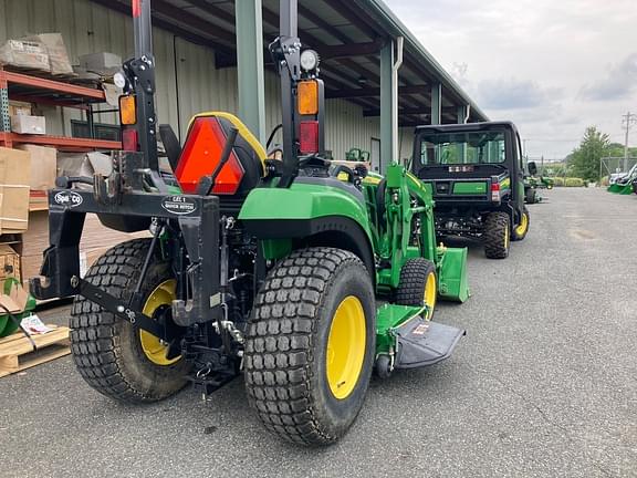 Image of John Deere 2032R equipment image 3