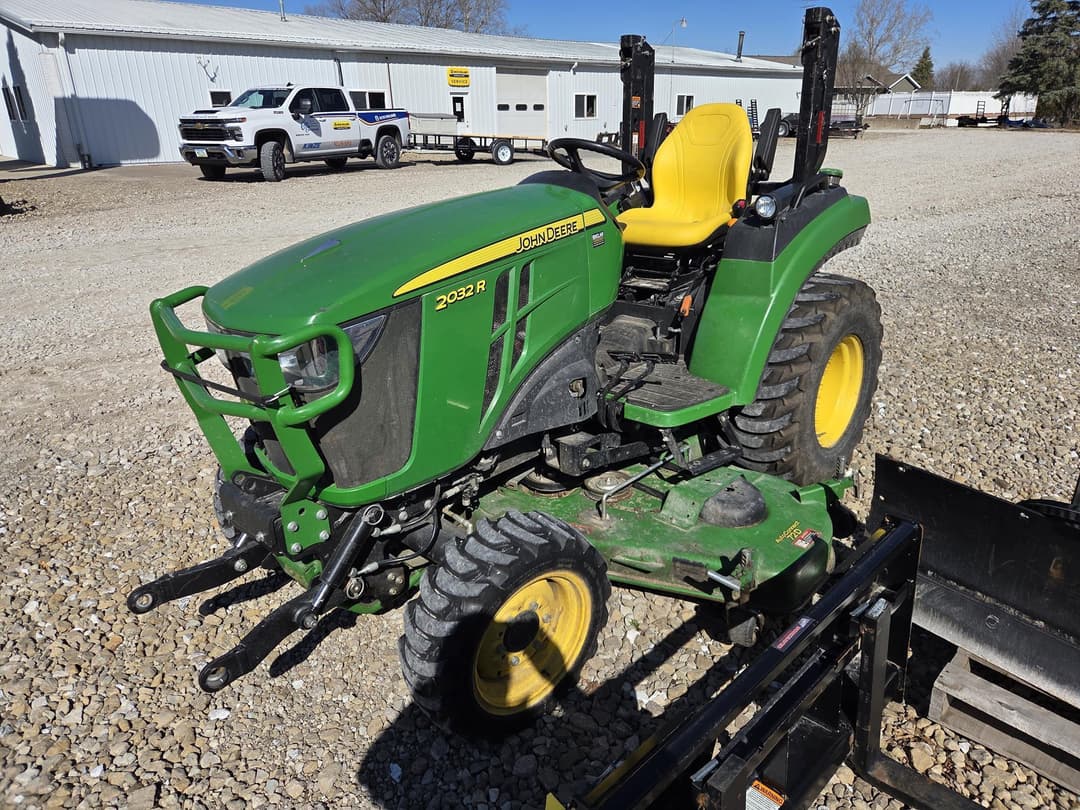 Image of John Deere 2032R Primary image