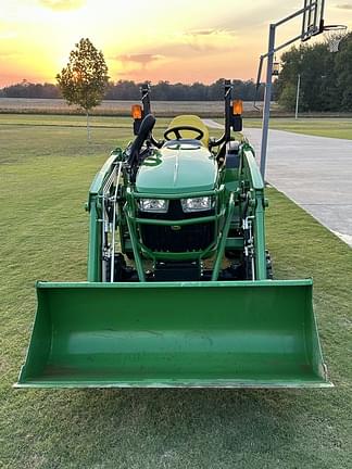 Image of John Deere 2032R equipment image 1