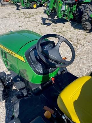 Image of John Deere 2032R equipment image 3
