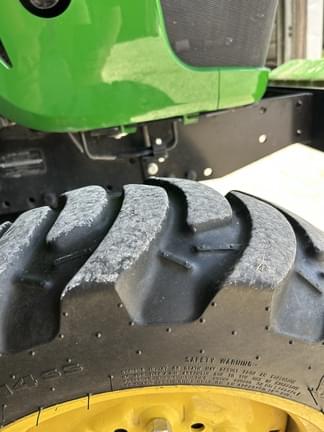 Image of John Deere 2032R equipment image 2