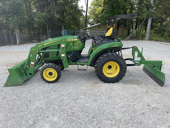 Image of John Deere 2032R equipment image 4