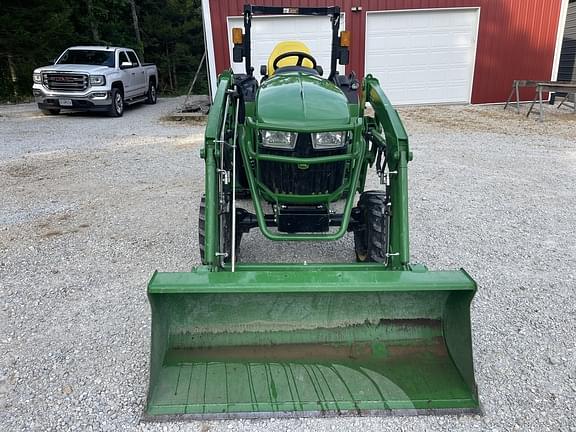 Image of John Deere 2032R equipment image 3