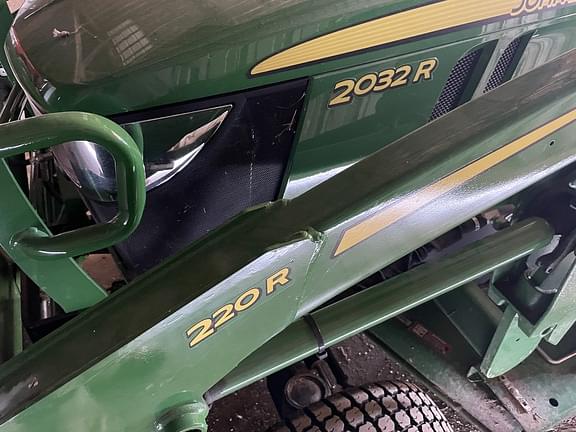 Image of John Deere 2032R equipment image 4