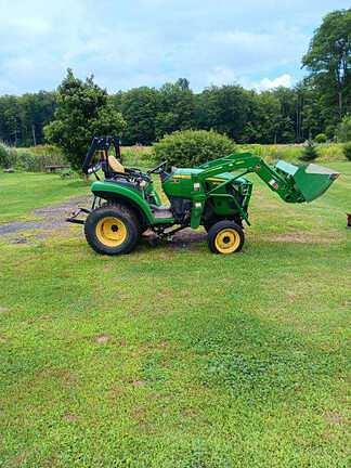 Image of John Deere 2032R Primary image