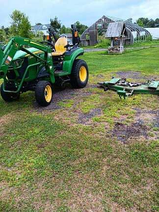 Image of John Deere 2032R equipment image 1