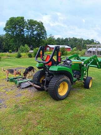 Image of John Deere 2032R equipment image 2