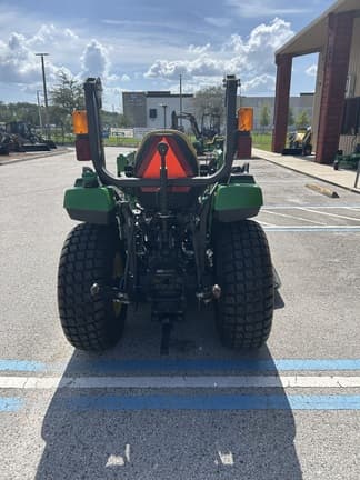 Image of John Deere 2032R equipment image 3