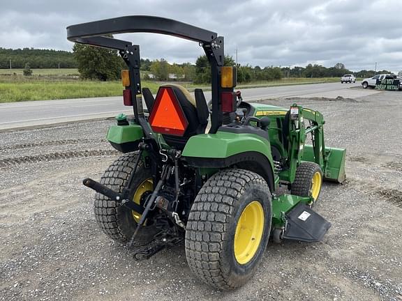 Image of John Deere 2032R equipment image 4