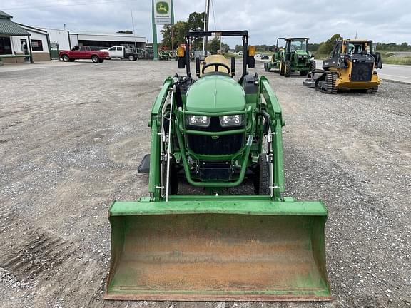 Image of John Deere 2032R equipment image 1