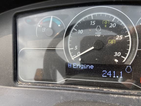 Image of John Deere 2038R equipment image 2