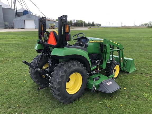 Image of John Deere 2038R equipment image 4