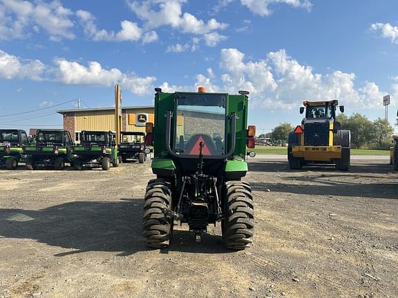 Image of John Deere 2038R equipment image 3