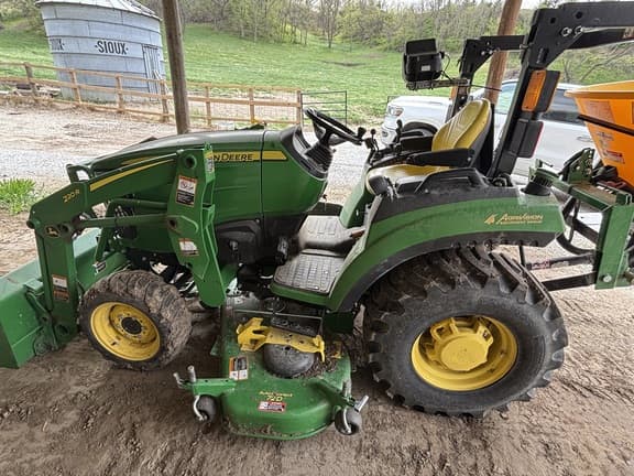 Image of John Deere 2038R equipment image 4