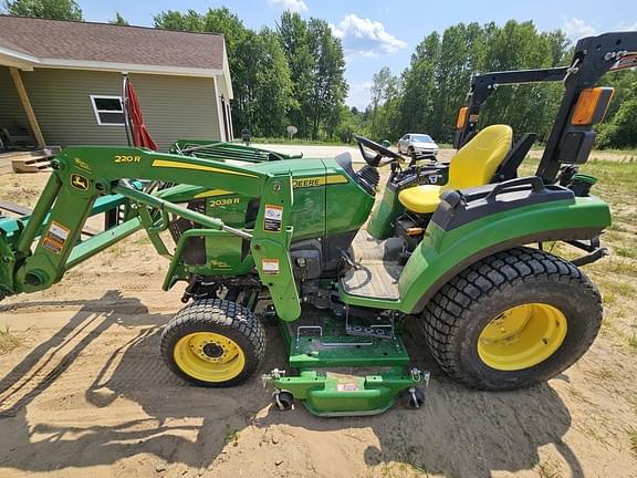 Image of John Deere 2038R equipment image 1