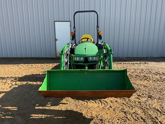 Image of John Deere 2038R equipment image 3