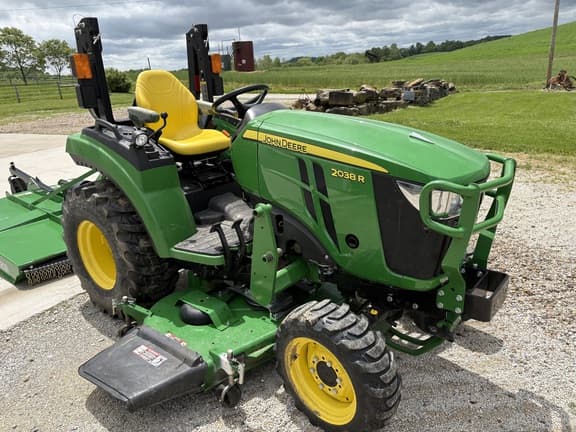 Image of John Deere 2038R equipment image 3