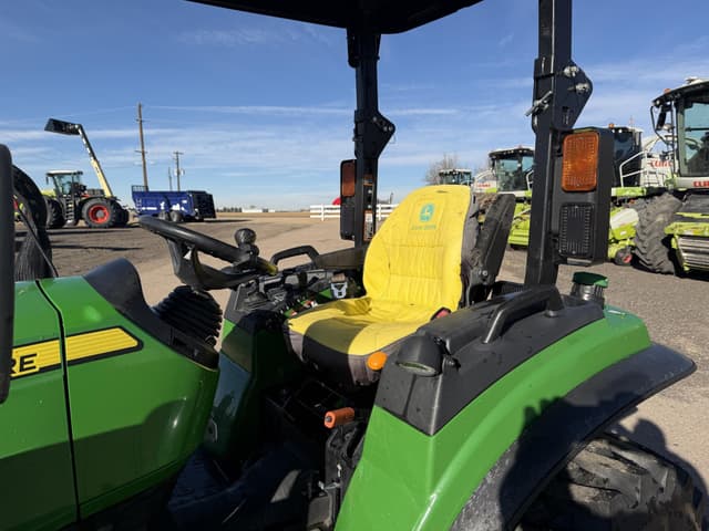 Image of John Deere 2038R equipment image 3