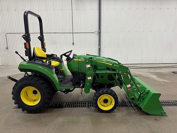 Image of John Deere 2038R equipment image 4