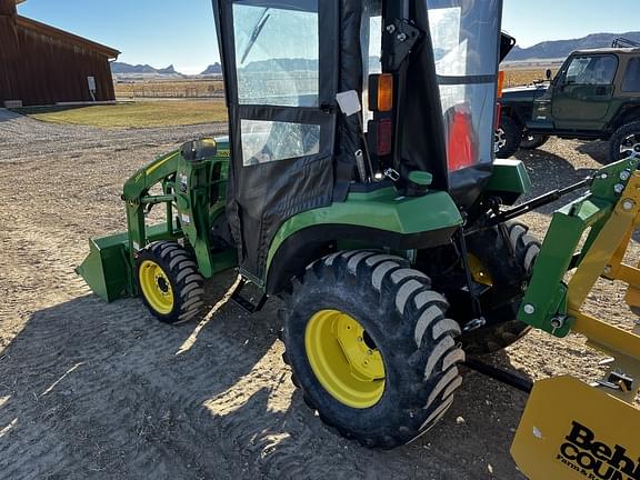 Image of John Deere 2038R equipment image 3