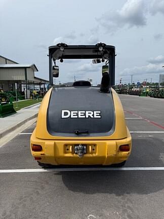 Image of John Deere 204L equipment image 2