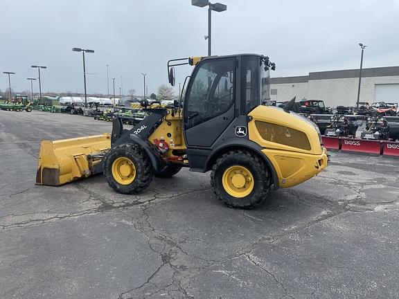 Image of John Deere 204L equipment image 1