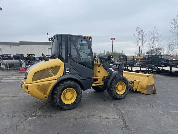 Image of John Deere 204L equipment image 2