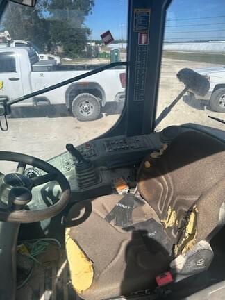 Image of John Deere 204L equipment image 4