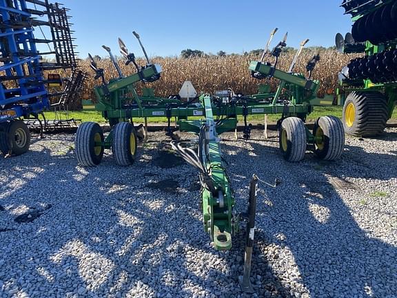 Image of John Deere 2100 equipment image 1