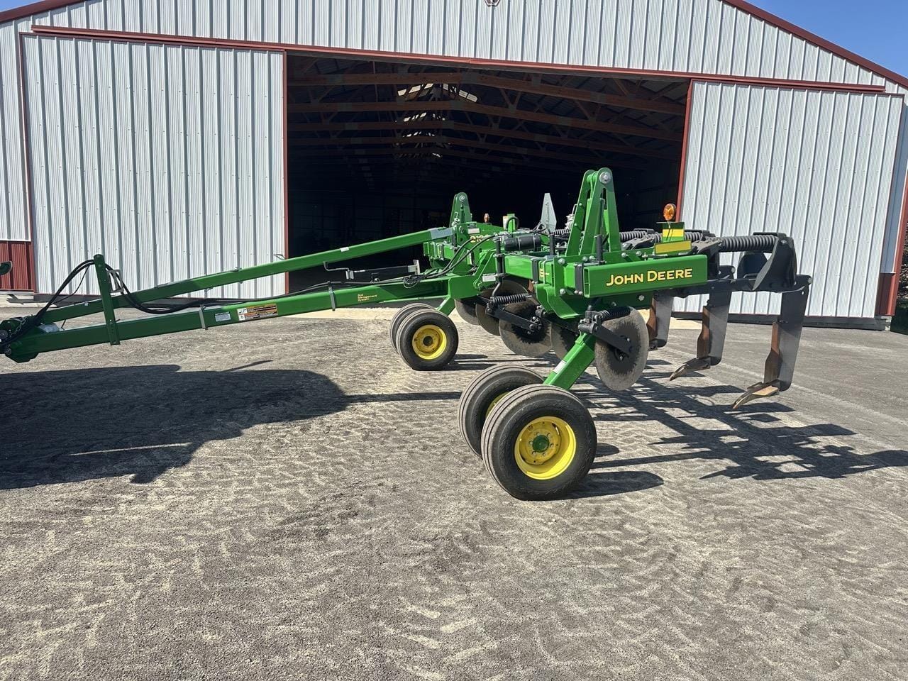 2019 John Deere 2100 Equipment Image0