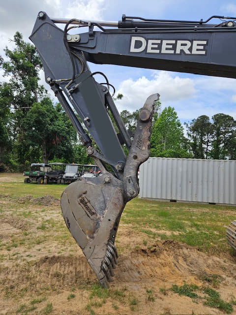 Image of John Deere 210G LC equipment image 4