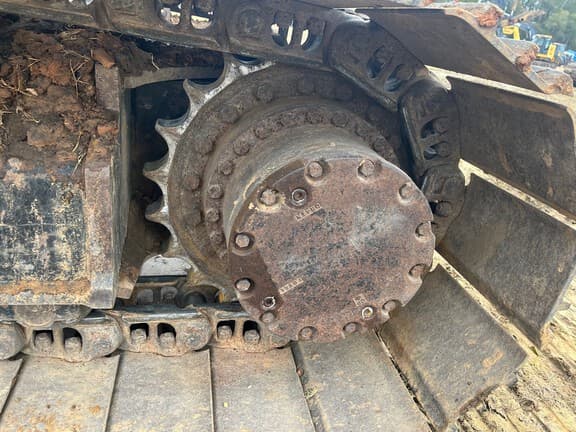 Image of John Deere 210G LC equipment image 4